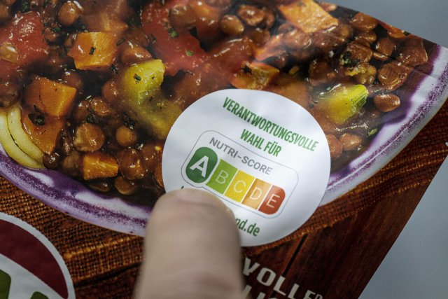 Nutri-Score má spotřebiteli tím nejprostším způsobem sdělit, jak moc je výrobek „zdravý“ či „nezdravý“.