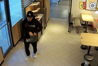 Pátrání: Agresor v restauraci vytáhl na muže kudlu. Chtěl jen, ať sprostě nenadává své přítelkyni