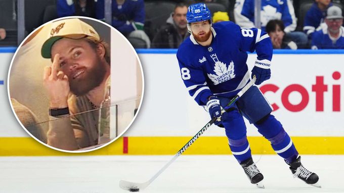 Malér hvězdy Toronta! Švéd ukázal na kameru prostředníček, jak ho NHL potrestá? Malér hvězdy Toronta! Švéd ukázal na kameru prostředníček, jak ho NHL potrestá?