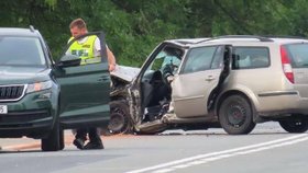 Tragická nehoda na Nymbursku. Čelní srážku nepřežil řidič.