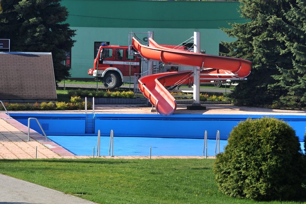 Na nýřanském koupališti se muž nadýchal chlóru - šlo o sebevraždu?