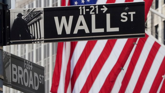 Wall Street slábne, ještě rychleji ale ztrácí evropské akcie