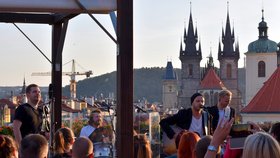 Kapela O5 a Radeček zahraje svůj poslední koncert Turné na střechách v Olomouci.