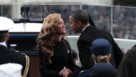 Beyoncé a Obama se k sobě chovají až příliš přátelsky.