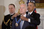 Barack Obama ocenil svého viceprezidenta Joea Bidena Prezidentskou medailí svobody.