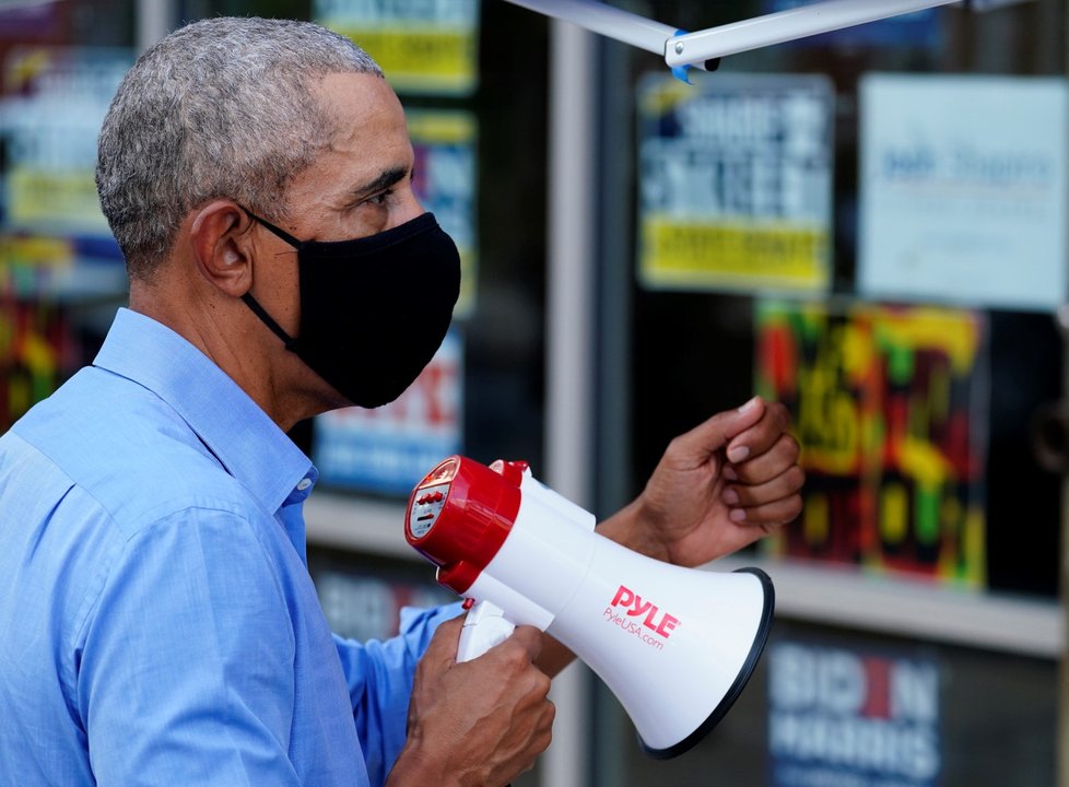Exprezident Barack Obama podporuje svého bývalého viceprezidenta Joe Bidena.