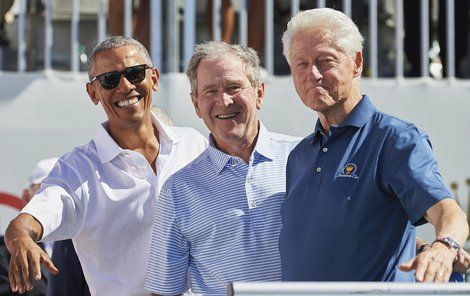 Obama, Bush a Clinton působili jako skvělí kamarádi.