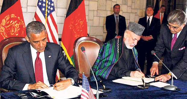 Barack Obama se v Afghánistánu setkal s prezidentem Hamídem Karzá