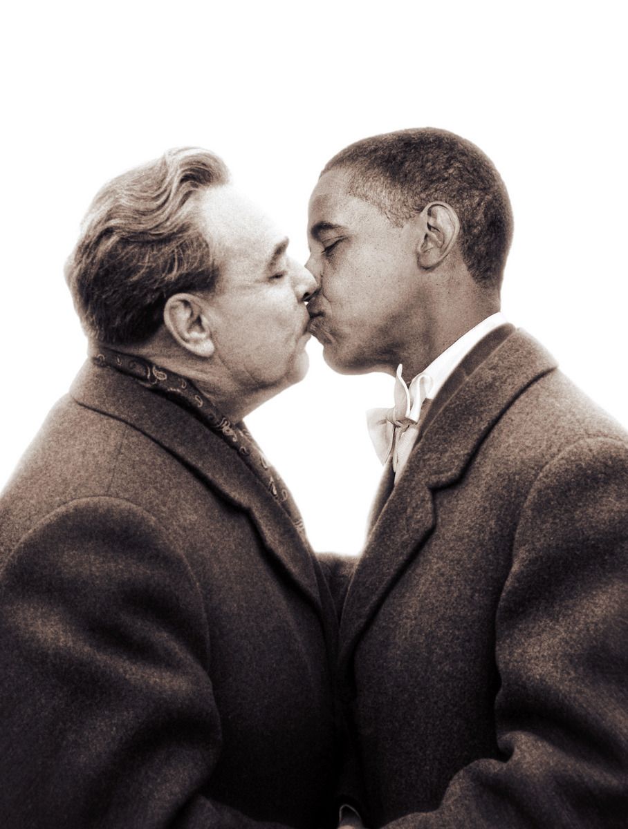 Polibek Brežněva s Obamou