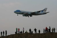 Obamovo Air Force One si v New Yorku spletli s teroristy