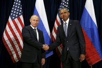 Obama se sešel s Putinem: Ruce si potřásli s kamennou tváří