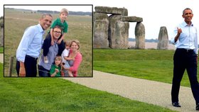 Obama se vydal na prohlídku Stonehenge ze summitu NATO. Chválil čerstvý vzduch a fotil se s rodinkou.