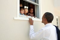 Obama si získal Američany. Jeho tweet o rasismu je nejoblíbenější v historii