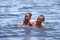 Obama se koupal na Floridě, aby přilákal turisty