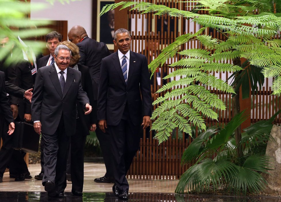 Americký prezident Barack Obama zahájil na Kubě historické jednání s kubánským vůdcem Raúlem Castrem.