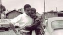 Barrack Obama se svojí snoubenkou Michelle. Keňa 1992