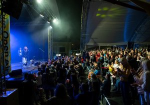 Trapas na Občanské plovárně: Michalu Hrůzovi zrušili koncert 4 hodiny před začátkem! Kvůli černé stavbě?