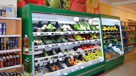 Tu způsobily maloobchodní řetězce, které zahltily trh a postupně v důsledku nízký cen supermarketů a jejich dostupnosti zavřela řada do té doby běžných obchůdků.