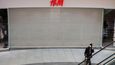 Švédská oděvní společnost H&M uzavřela své prodejny v Rusku