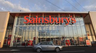 Sainsbury's se chce spojit s konkurentem. Vznikne tak největší britský řetězec supermarketů