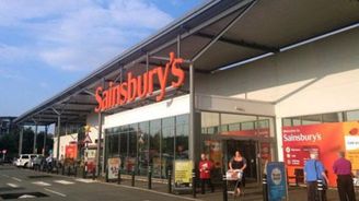 Křetínského firma koupila podíl v britském řetězci Sainsbury's