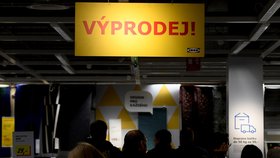 V obchodním domě IKEA na pražském Zličíně pokračoval 27. prosince 2019 povánoční výprodej.