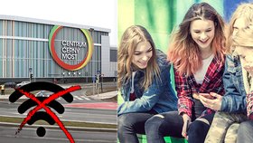 Některá obchodní centra v Praze preventivně vypnula bezplatný přístup k internetu, aby zabránila shlukování teenagerů.