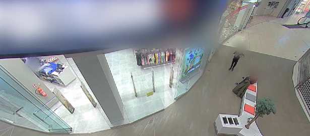 Agresor v obchodním centru napadl prodavače nůžkami