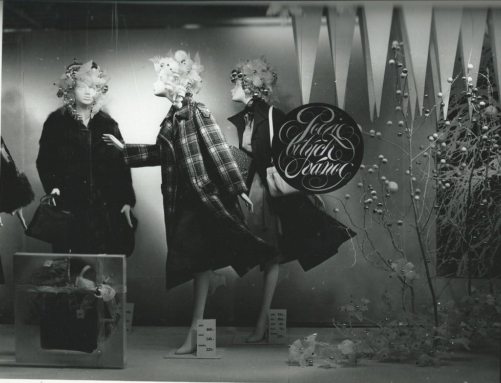 Obchodní dům Kotva o Vánocích 1976