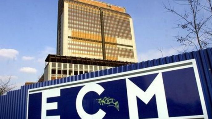 Obchodování s akciemi ECM je pozastaveno