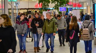 Tržby obchodníků těsně před Štědrým dnem rostly o desítky procent