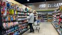 Nákup si naplánujte na víkend, v pondělí 28.9. budou otevřeny jen menší prodejny. Nákup si naplánujte na víkend, v pondělí 28.9. budou otevřeny jen menší prodejny.
