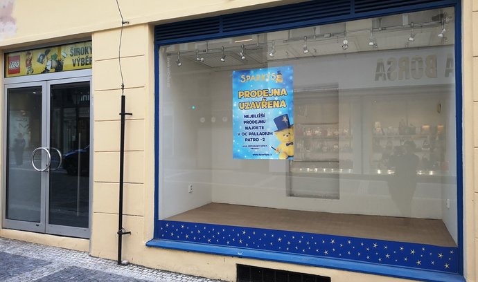Koronavirus dopadá na obchody, od září jich v Praze zavřelo několik desítek