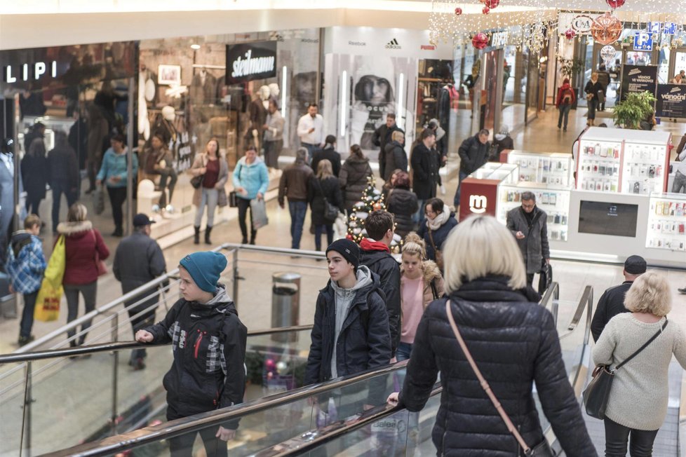 V sobotu přišlo do brněnské Vaňkovky více lidí než obvykle, tlačenice se očekávají až v neděli a příští týden