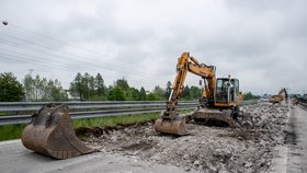 Ani ne po roce provozu je kvůli trhlinám uzavřena část obchvatu Frýdku-Místku, úsek D56 od Ostravy napojující se na D48.