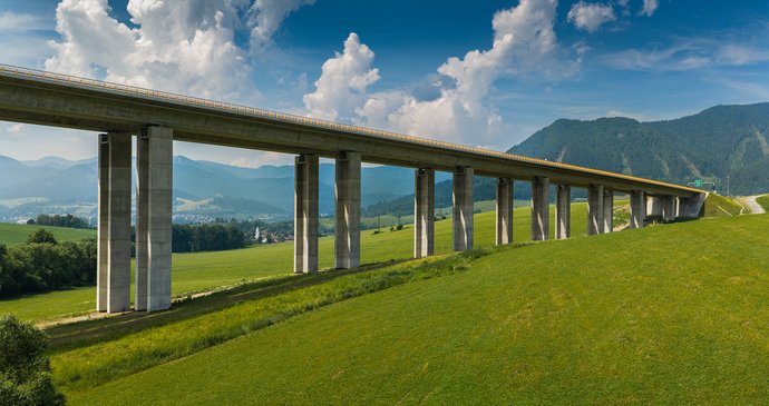 Obchvat Ružomberoku na D1 směr Tatry.