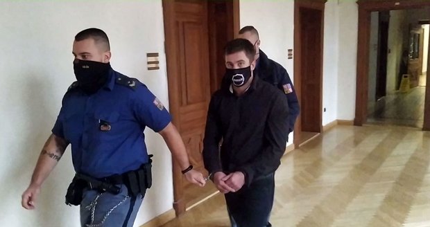 Dominik Opatřil (30) půjde za zběsilou jízdu Brnem s policisty v zádech na pět let do vězení. Rozsudek je pravomocný.