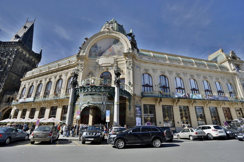 Obecní dům v Praze byl dějištěm vzniku samostatného Československa. I z těch důvodů v jeho výstavních síních vznikla reprezentativní výstava mapující průřez československým uměním v letech 1918-1989. (Ilustrační foto)