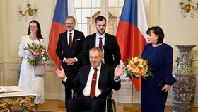 Poslední novoroční oběd prezidenta Miloše Zemana s premiérem a jeho manželkou: Zeman přivítal na zámku v Lánech premiéra Petra Fialu (ODS) s manželkou Janou (2. 1. 2023).