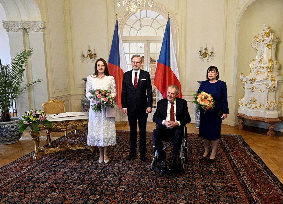 Poslední novoroční oběd prezidenta Miloš Zemana s premiérem a jeho manželkou: Zeman přivítal na zámku v Lánech premiéra Petra Fialu (ODS) s manželkou Janou (2.1.2023)