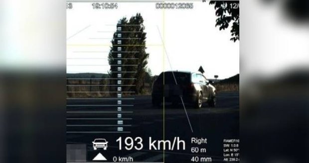 Čtrnáctiletý chlapec se proháněl rychlostí 193 km/h!
