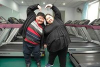 Čínský pár dohromady váží 394 kilo! Sex je pro ně tabu!