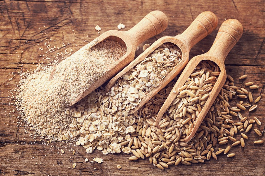 Jsou zakázané všechny obiloviny, které obsahují lepek, to znamená pšenice, špalda, kamut, oves a žito