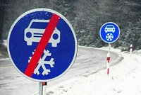 Rekordní mrazy letošní zimy trápí motoristy