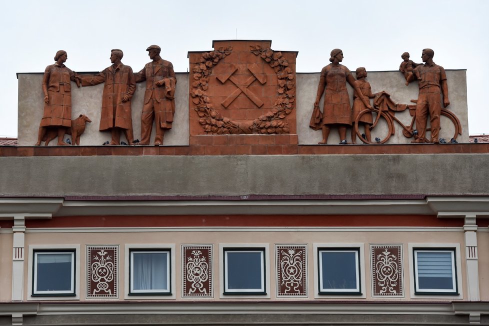 V Ostravě-Porubě skončila rekonstrukce legendárního Oblouku.