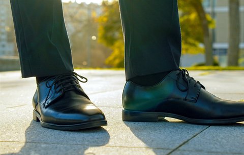 Polobotky pánské pro formality i běžný den – jaký model zvolit pro reprezentativní vzhled?