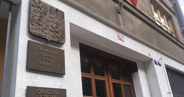 V budově Obvodního soudu pro Prahu 3 na Vinohradech došlo k sebevraždě.