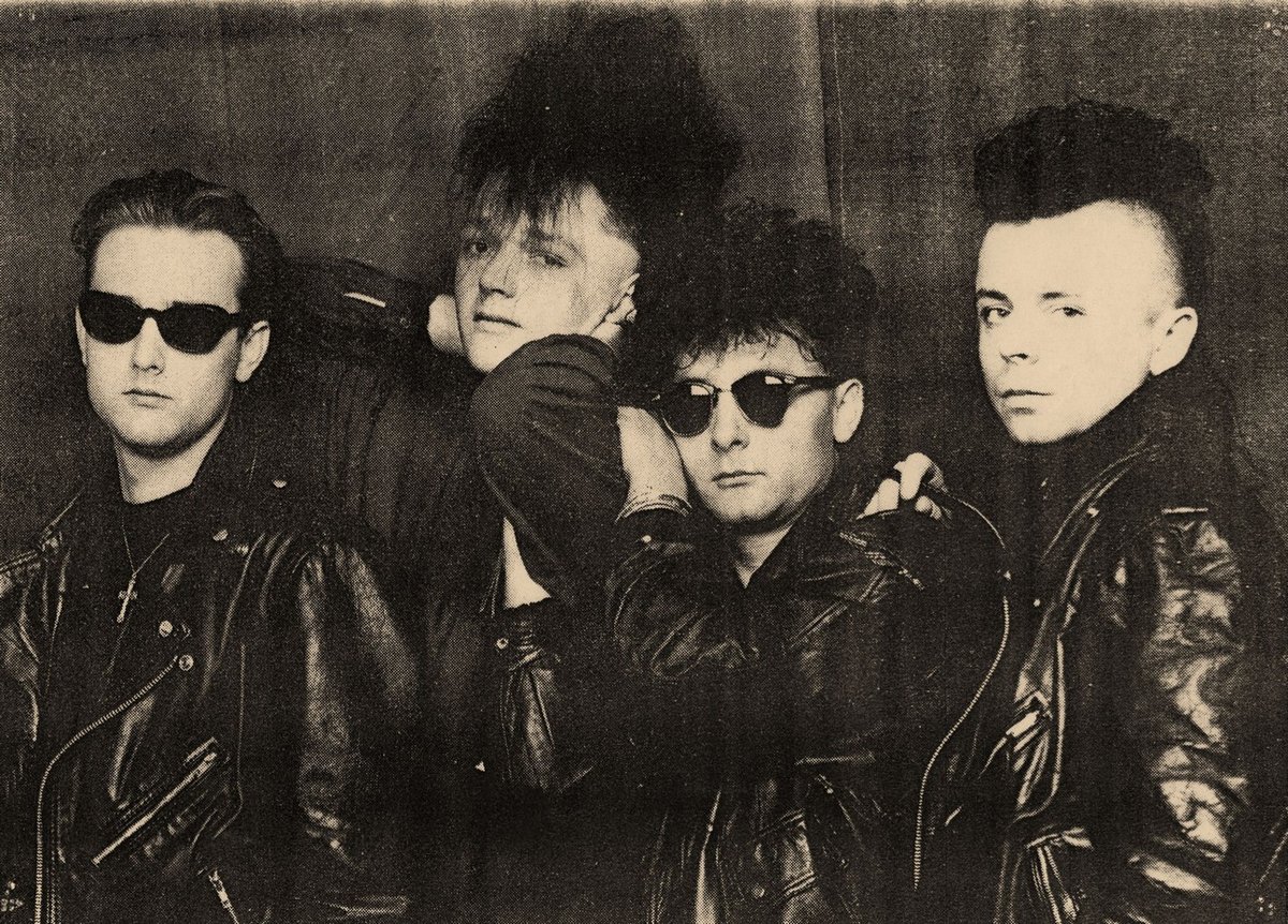 V listopadu 1985 Muk spolu s Petrem Kučerou (druhý zleva) založil kapelu Oceán...