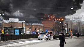 Obří požár v rozestavěném vodním zábavním parku ve švédském Göteborgu (12.2.2024)