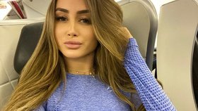 Influencerka (27) se chlubila letem v luxusu: Fanoušek ji přistihl v turistické třídě!